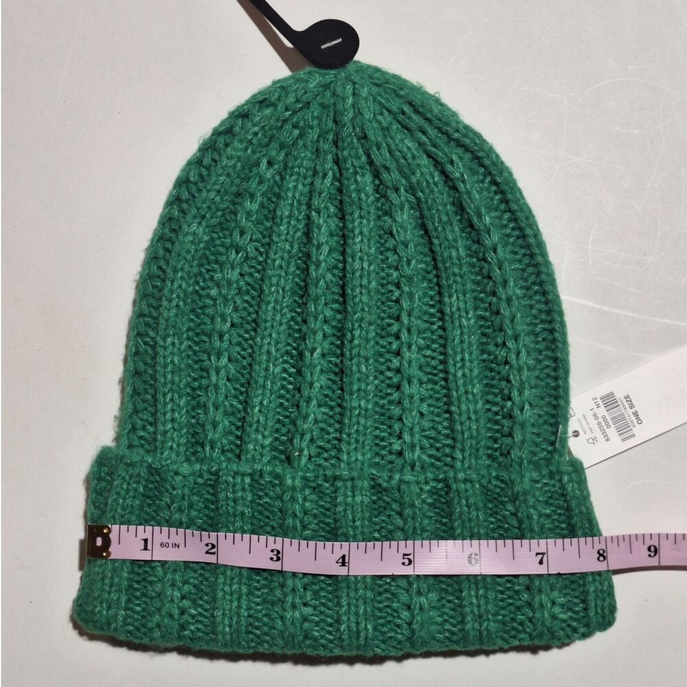 NWT Old Navy Beanie Women's OS Green Lightweight Ribbed Cuffed Cozycore Outdoors - Picture 5 of 8